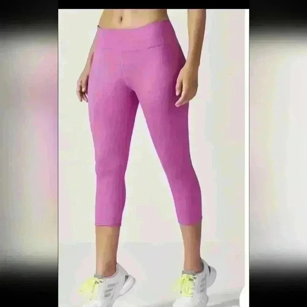 Fabletics Womens PowerHold® Mid-Rise Plus Size Capri Legging 3X